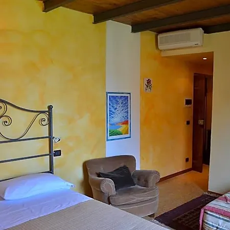 Dal Moccia Nocleg ze śniadaniem 4*